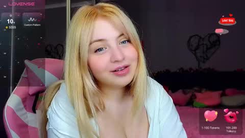 Molly online show from February 15, 11:38 pm