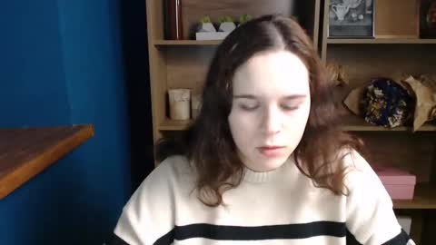 shy_lil online show from December 21, 11:25 am