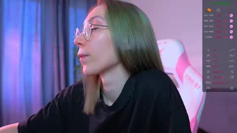 Snapshot of shy_or_horny chatting on October 17, 7:33 am HI i am Marcy online show from October 17, 7:33 am