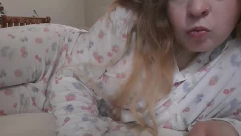 Elyse online show from November 23, 8:54 pm