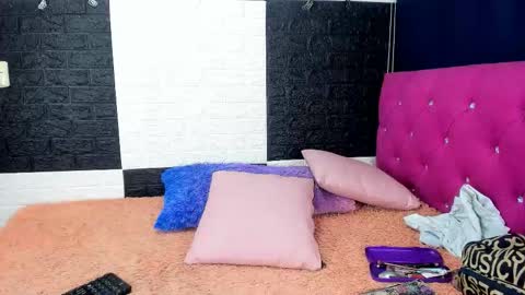 sienna_lux01 online show from March 26, 1:41 am