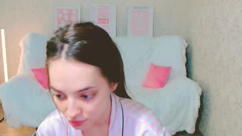 Sienna Mia online show from June 8, 4:13 am