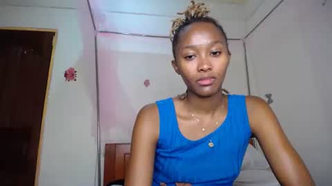 silent_lovie online show from May 26, 9:19 am