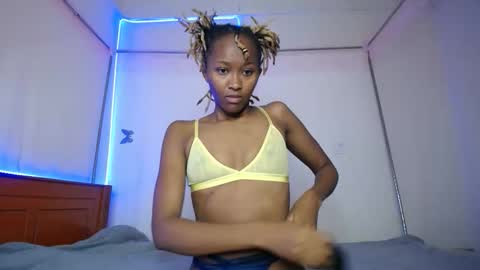 silent_lovie online show from March 15, 9:00 am