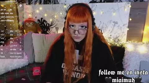 Mia online show from December 21, 10:46 pm