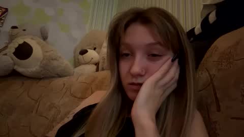 SilverxKitty online show from October 21, 5:06 pm