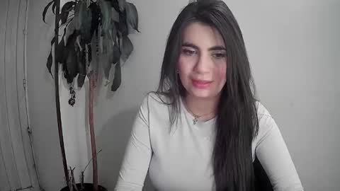 Silvie online show from December 18, 1:05 am