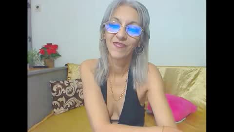siminafoxx4u online show from November 18, 7:53 am