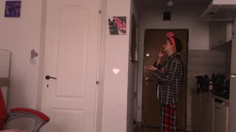 simyhvn online show from April 9, 6:52 am