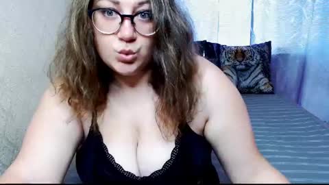 Angela online show from July 1, 8:47 am