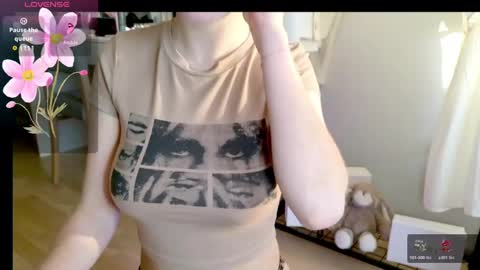 Kate online show from May 7, 5:27 pm