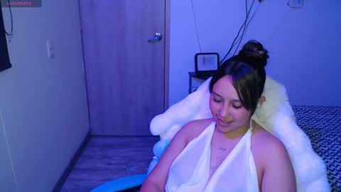 Snapshot of skarlet_adams chatting on October 14, 10:56 pm Alice online show from October 14, 10:56 pm