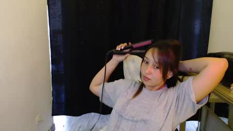 Snapshot of skarlet_adams chatting on January 16, 6:48 pm Alice online show from January 16, 6:48 pm