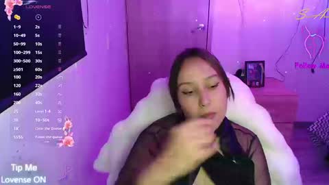 Snapshot of skarlet_adams chatting on September 9, 7:46 pm Alice online show from September 9, 7:46 pm