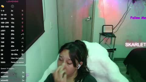 Snapshot of skarlet_adams chatting on October 11, 12:48 am Alice online show from October 11, 12:48 am