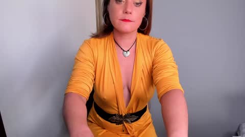 TINNA online show from December 4, 6:28 pm