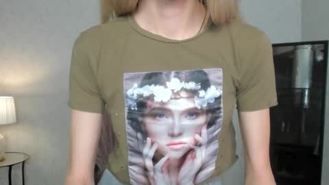 Skinnyladyy online show from March 5, 2:03 am