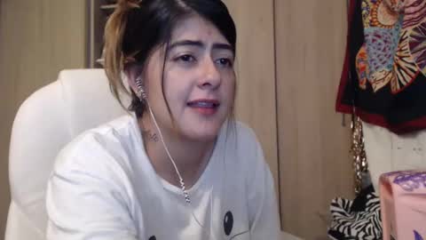 Snapshot of skyler1195 chatting on February 1, 1:55 am Skyler online show from February 1, 1:55 am