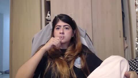 Snapshot of skyler1195 chatting on March 4, 1:55 am Skyler online show from March 4, 1:55 am