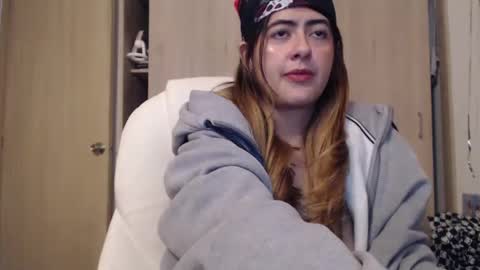 Snapshot of skyler1195 chatting on February 20, 3:23 am Skyler online show from February 20, 3:23 am