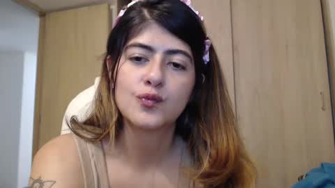 Snapshot of skyler1195 chatting on March 2, 2:19 am Skyler online show from March 2, 2:19 am