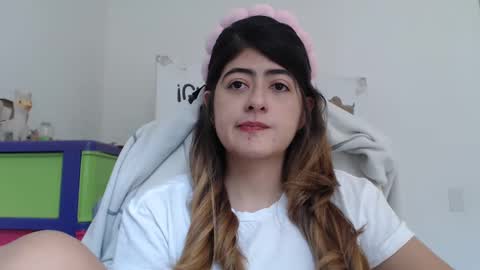 Snapshot of skyler1195 chatting on March 10, 6:01 pm Skyler online show from March 10, 6:01 pm