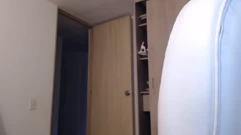 Snapshot of skyler1195 chatting on February 14, 11:20 pm Skyler online show from February 14, 11:20 pm