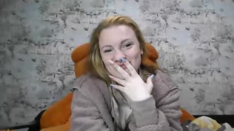 Skyler online show from October 14, 2:41 pm