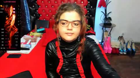 Snapshot of slutty_milf_bitch chatting on September 19, 8:08 pm Ana    online show from September 19, 8:08 pm