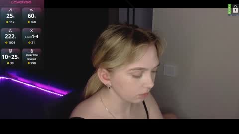 Emily online show from December 4, 8:42 pm