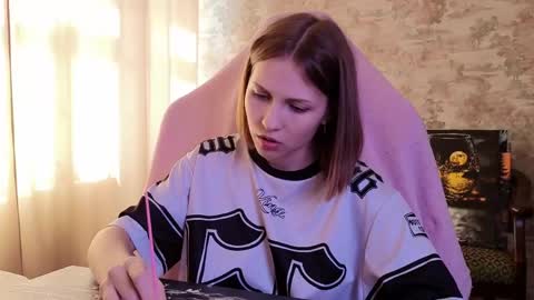 Emma online show from May 7, 2:10 pm