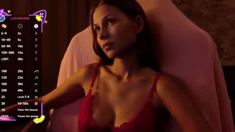 Emma online show from October 8, 7:40 pm