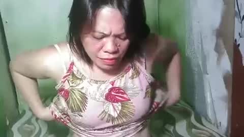 Snapshot of smilinglady27 chatting on January 26, 8:34 pm smilinglady27 online show from January 26, 8:34 pm