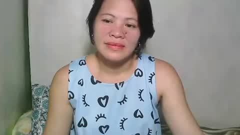 Snapshot of smilinglady27 chatting on October 7, 10:03 pm smilinglady27 online show from October 7, 10:03 pm