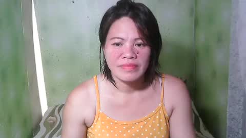 Snapshot of smilinglady27 chatting on December 28, 7:11 am smilinglady27 online show from December 28, 7:11 am