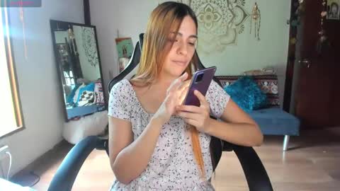 Snapshot of smilingsalor chatting on December 3, 8:39 pm SmilingSalor online show from December 3, 8:39 pm