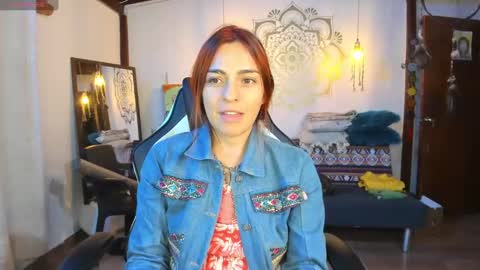 Snapshot of smilingsalor chatting on December 16, 3:40 am SmilingSalor online show from December 16, 3:40 am