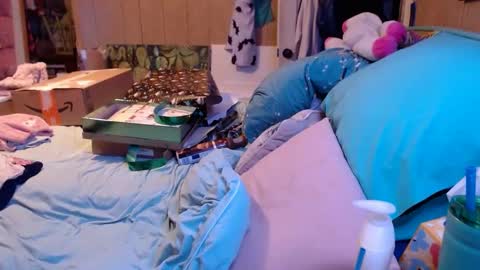 DIAN dee-ann online show from December 24, 2:54 am