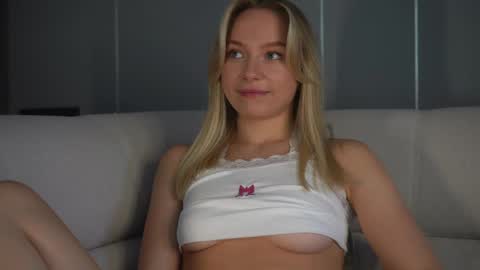 Candice Snow online show from February 11, 10:25 am