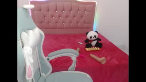 snowhot_69 online show from March 9, 2:15 am