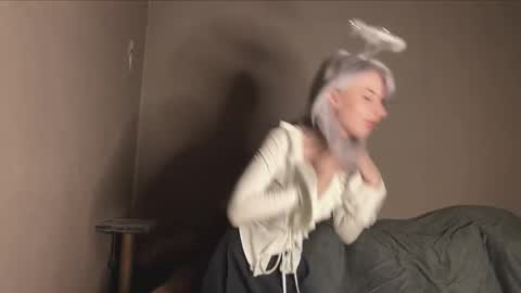 snowy_alice online show from October 18, 12:52 pm