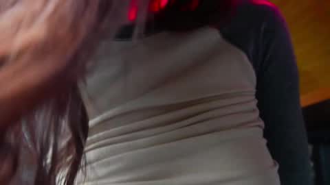 S online show from March 9, 8:01 pm