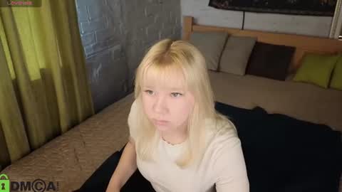 Soffa Mitchell online show from July 14, 1:28 am