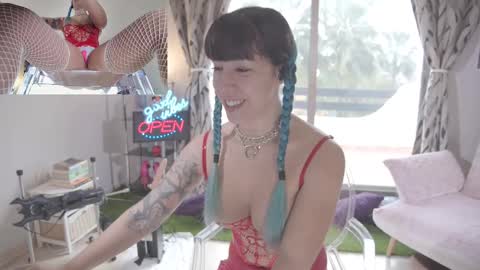 Sofi Mora online show from February 15, 3:39 pm