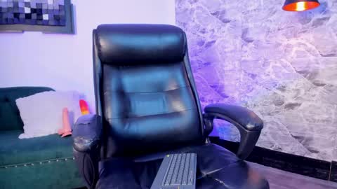 sofi_wiliiams2 online show from April 12, 9:06 pm