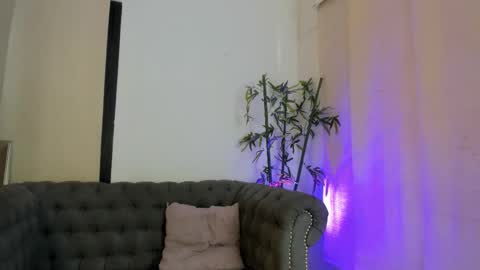 Sofi  online show from January 17, 7:10 pm