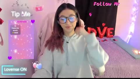 Sofia Thomson online show from February 19, 10:45 am