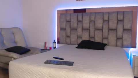 sofia_velez26 online show from July 2, 12:21 am