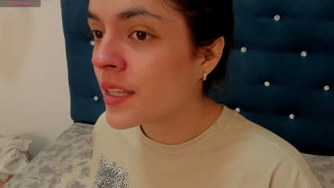 Snapshot of sofianesvat1 chatting on February 8, 5:51 am Sofi - next broadcast today 1030pm Colombia time online show from February 8, 5:51 am