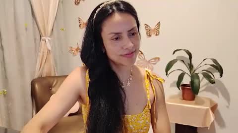 Snapshot of sofibelladelavega chatting on October 20, 5:27 pm Sofi Bella online show from October 20, 5:27 pm